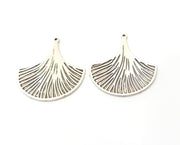 2 Silver Ginko Leaf Charms Antique Silver Plated Charms (35x32mm)  G19094