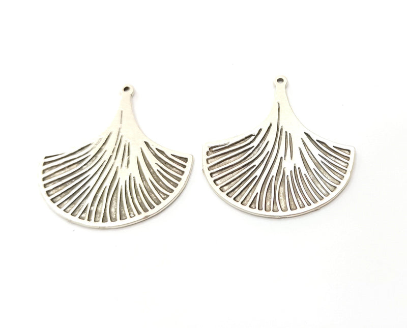 2 Silver Ginko Leaf Charms Antique Silver Plated Charms (35x32mm)  G19094