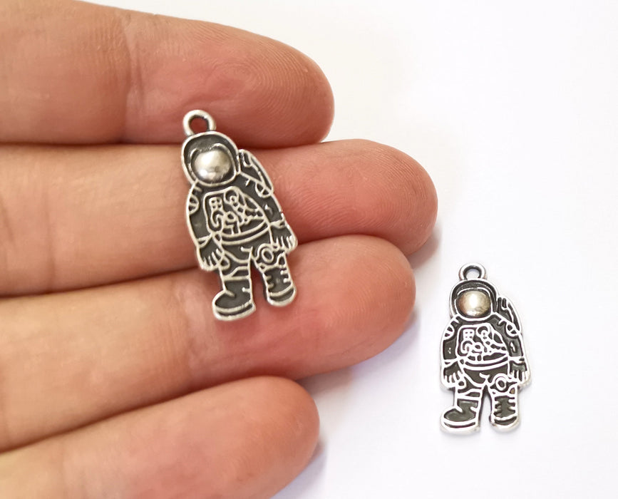 5 Astronaut Charms Antique Silver Plated Charms (27x12mm)  G19555