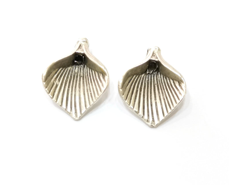 2 Silver Leaf Charms Antique Silver Plated Charms (26x14mm) G19114