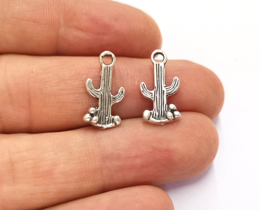 10 Cactus Charms Antique Silver Plated Charms (18x10mm)  G19604