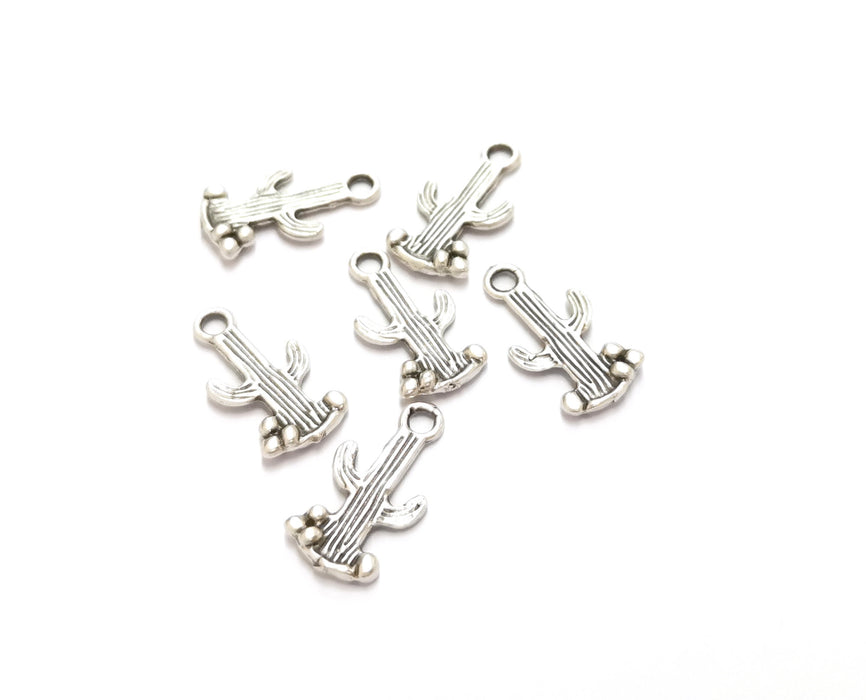 10 Cactus Charms Antique Silver Plated Charms (18x10mm)  G19604