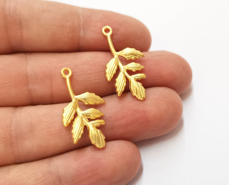 5 Leaf Charms Gold Plated Charms (30x15mm)  G19653