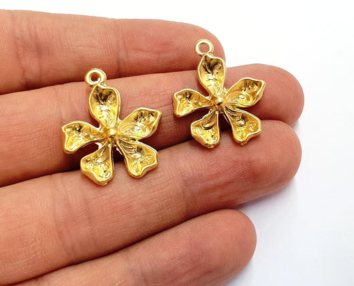 4 Flower Charms Gold Plated Charms (25x21mm)  G19718