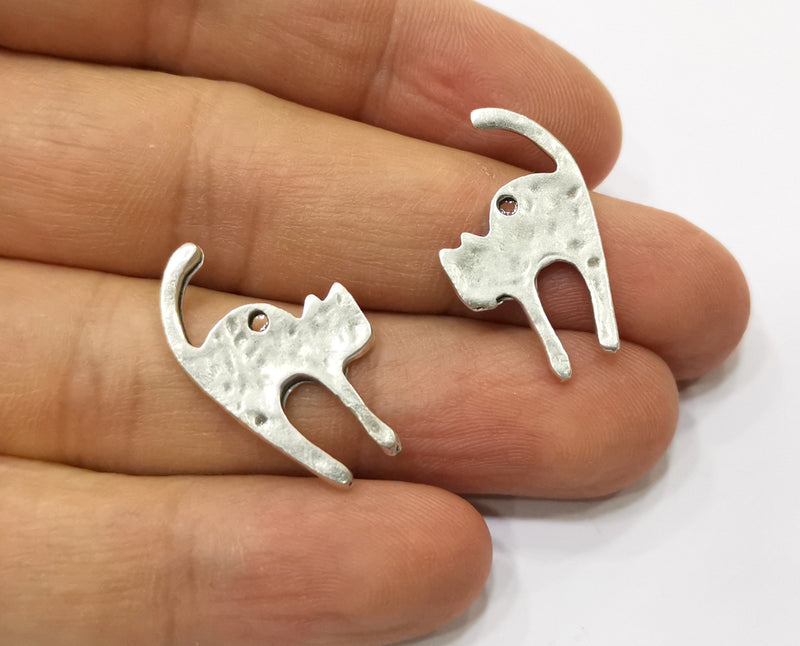 10 Cat Charms Antique Silver Plated Charms (27x16mm)  G19380