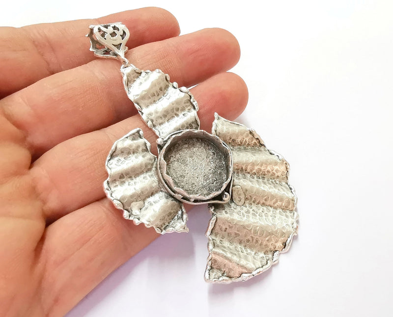 Hammered Wavy Pendant Blank Resin Bezel Mosaic Mountings Antique Silver Plated Brass (94x60mm)(20mm Bezel Size)  G19935