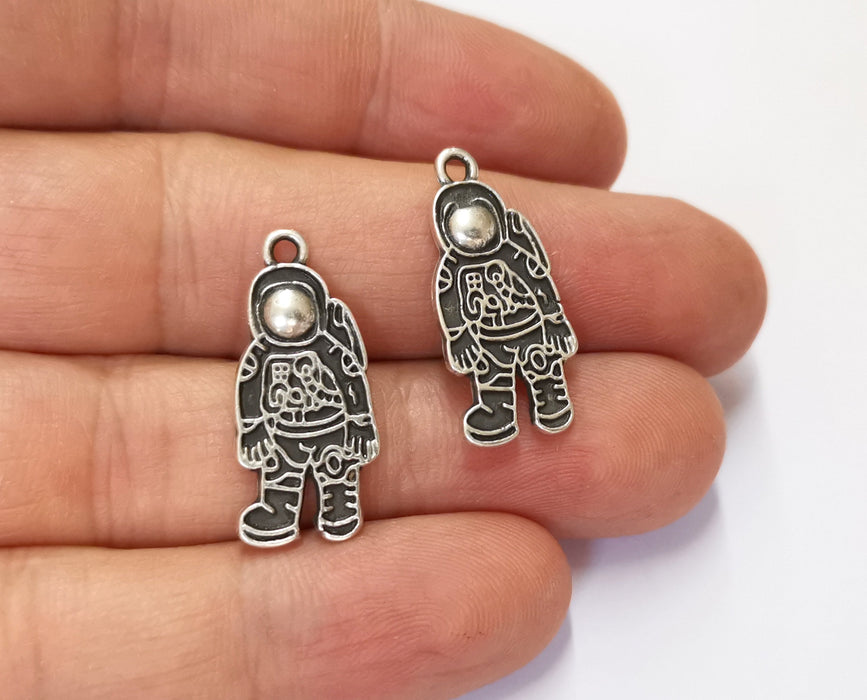 5 Astronaut Charms Antique Silver Plated Charms (27x12mm)  G19555