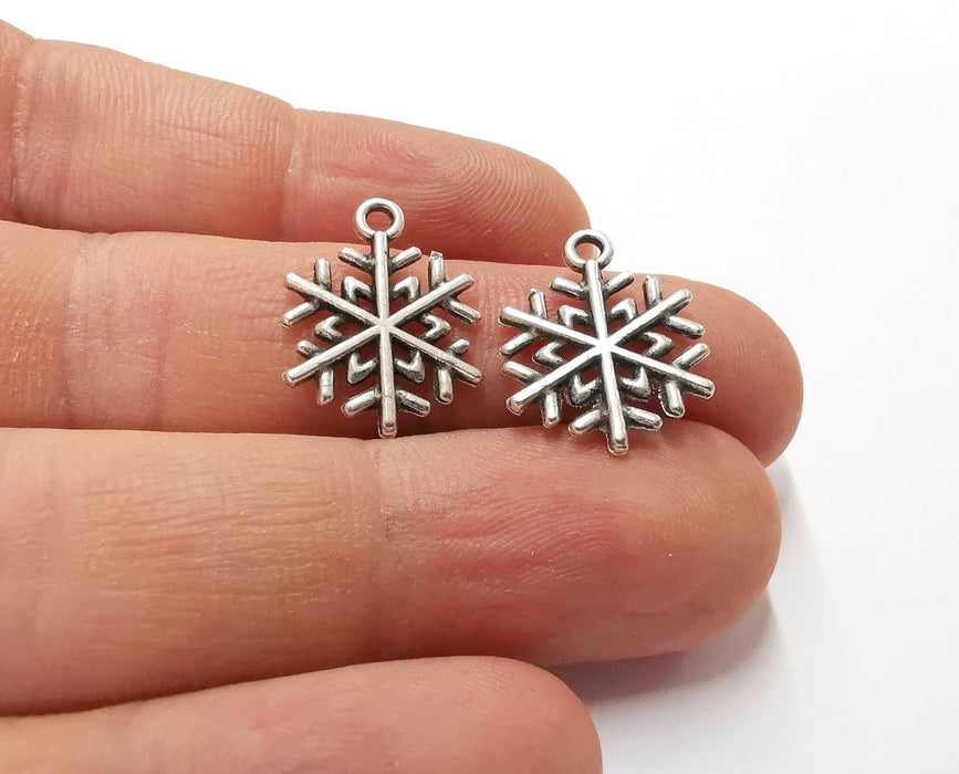 10 Snow Flake Charms Antique Silver Plated Charms (19x15mm) G19956