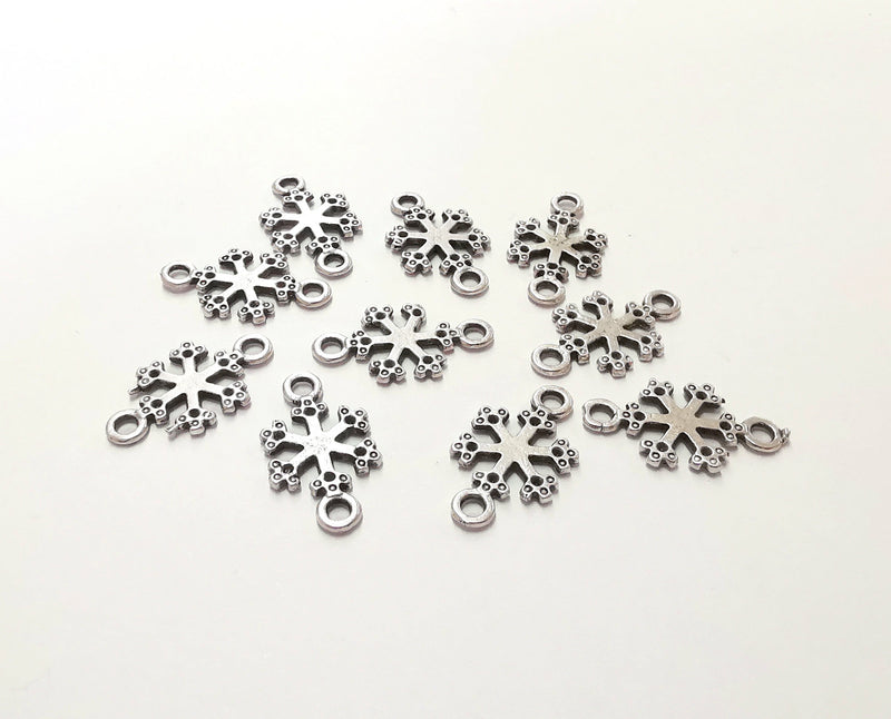 10 Snow Flake Connector Charms Antique Silver Plated Charms (20x11mm) G19957