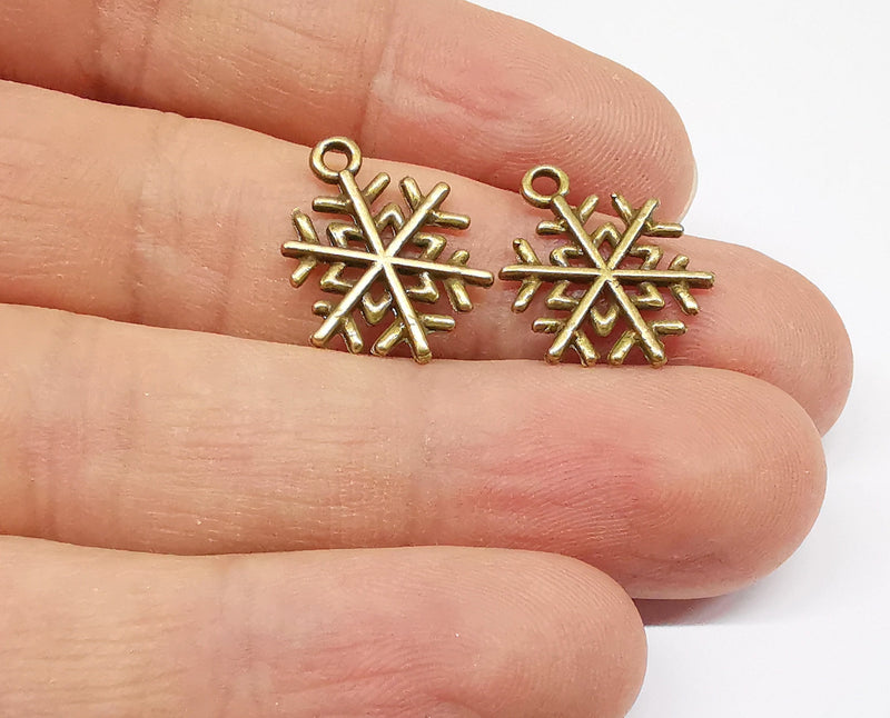 10 Snow Flake Charms Antique Bronze Plated Charms (19x15mm) G19972