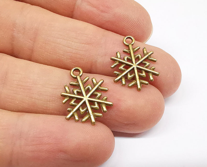 10 Snow Flake Charms Antique Bronze Plated Charms (19x15mm) G19972
