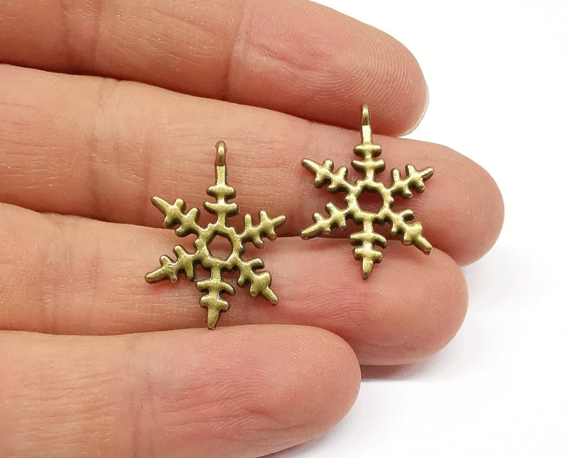 6 Snow Flake Charms Antique Bronze Plated Charms (25x17mm) G19978