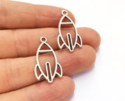 10 Rocket Charms Antique Silver Plated Charms (30x16mm) G19603