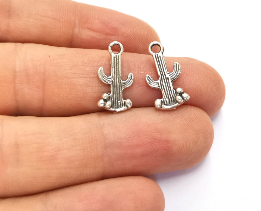 10 Cactus Charms Antique Silver Plated Charms (18x10mm)  G19604