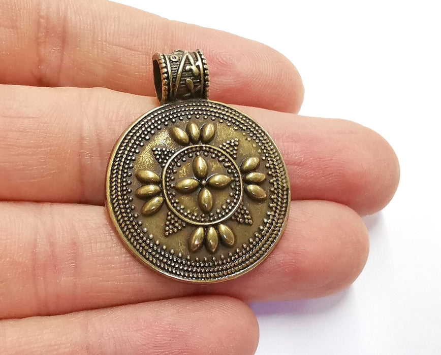 Medallion Pendant Antique Bronze Plated Pendant (39x30mm)  G20144