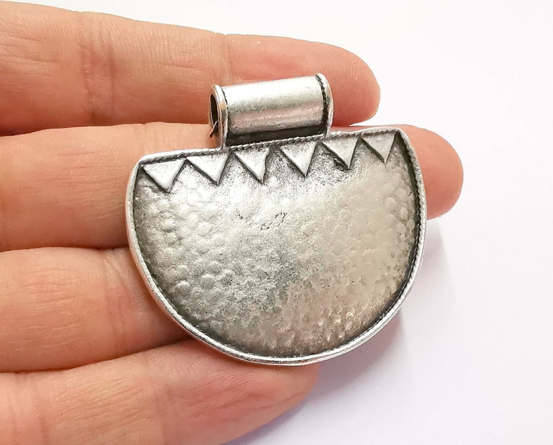 Medallion Pendant Antique Silver Plated Pendant (45x49mm)  G20148
