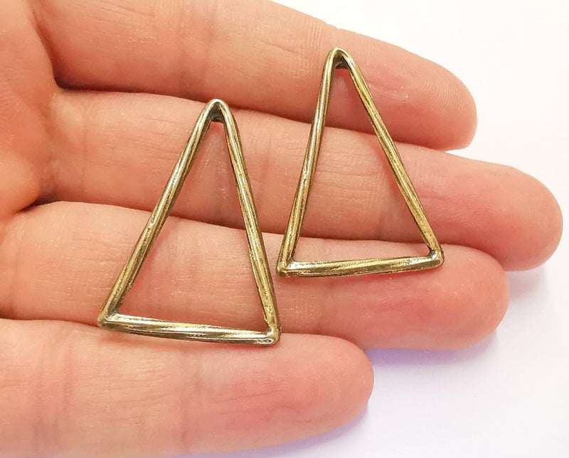 4 Triangle Findings Charms Antique Bronze Plated Findings (37x26mm)  G24397