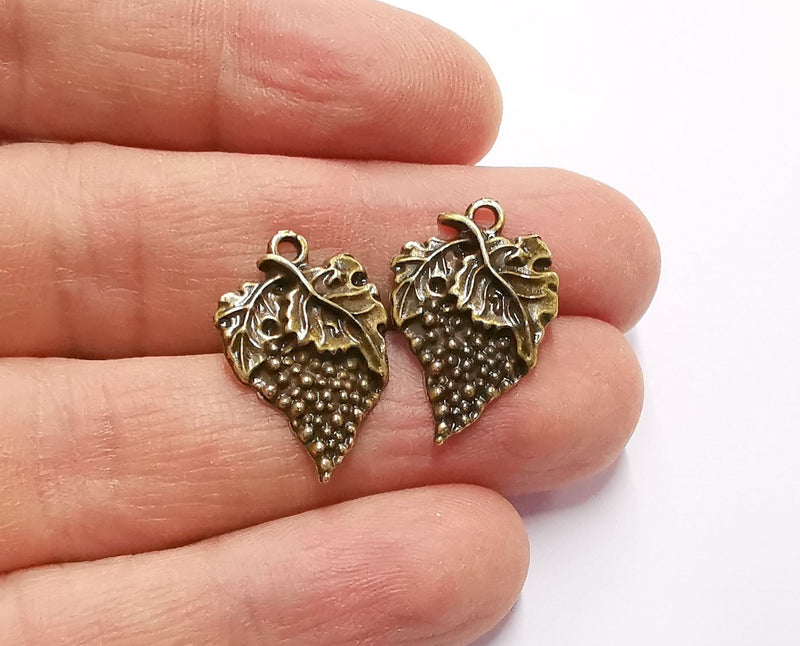 6 Bunch of Grapes Charms Antique Bronze Plated Charms (23x15mm) G20499