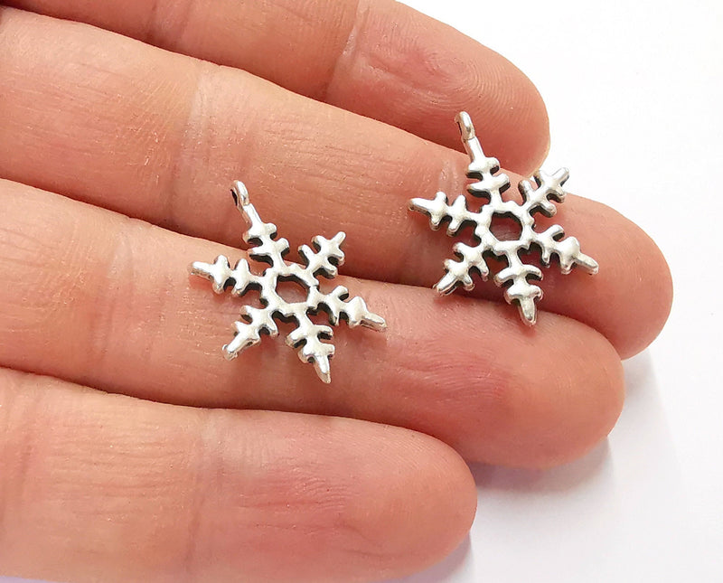 6 Snow Flake Charms Antique Silver Plated Charms (25x17mm) G19955