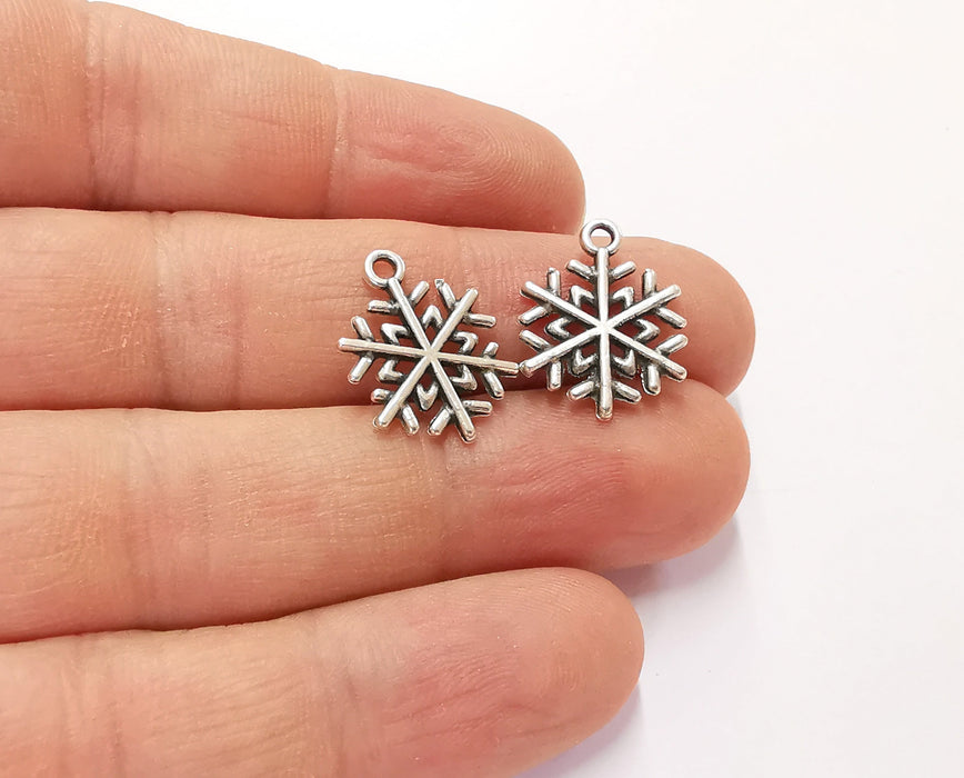 10 Snow Flake Charms Antique Silver Plated Charms (19x15mm) G19956