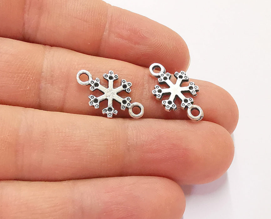 10 Snow Flake Connector Charms Antique Silver Plated Charms (20x11mm) G19957