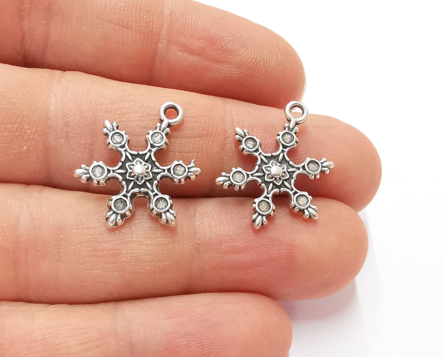 6 Snow Flake Charms Antique Silver Plated Charms (23x17mm) G19960