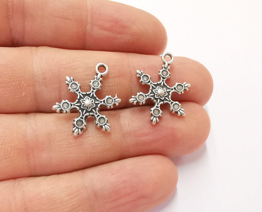 6 Snow Flake Charms Antique Silver Plated Charms (23x17mm) G19960