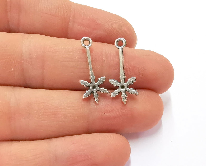 10 Snow Flake Charms Antique Silver Plated Charms (24x10mm) G26314