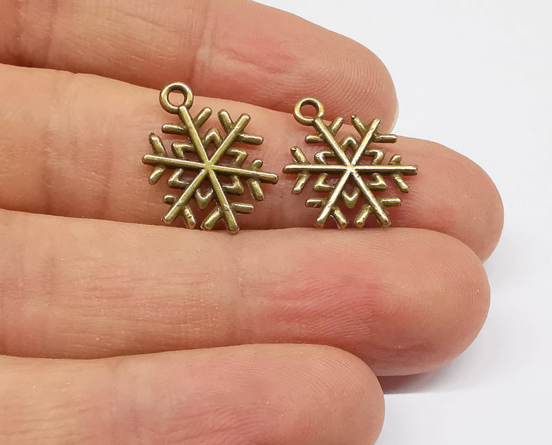 10 Snow Flake Charms Antique Bronze Plated Charms (19x15mm) G19972