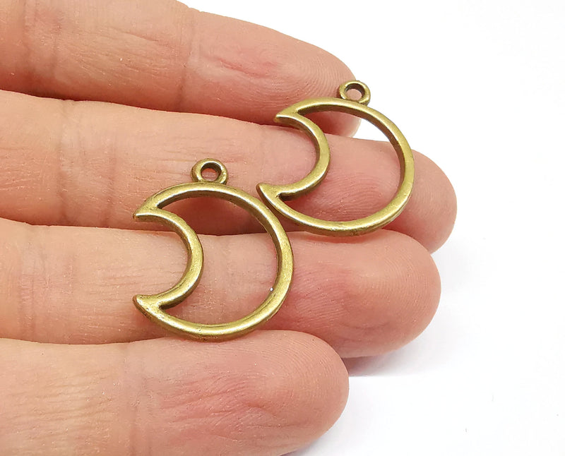 6 Moon Charms Antique Bronze Plated Charms (26x20mm) G19977