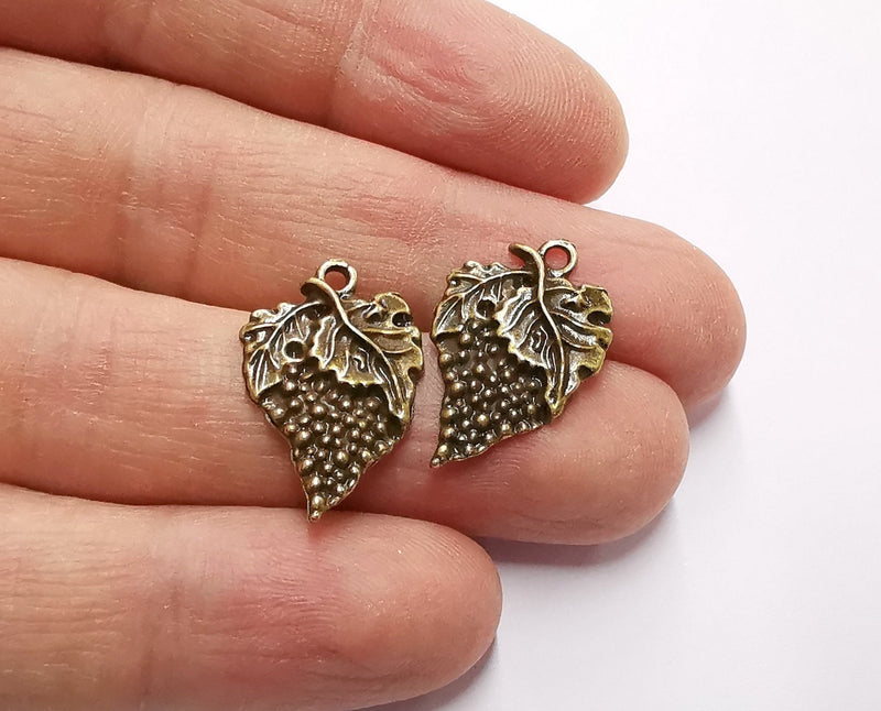 6 Bunch of Grapes Charms Antique Bronze Plated Charms (23x15mm) G20499