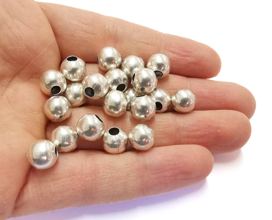 10 Silver Round Beads Antique Silver Plated Beads (10mm) G23057