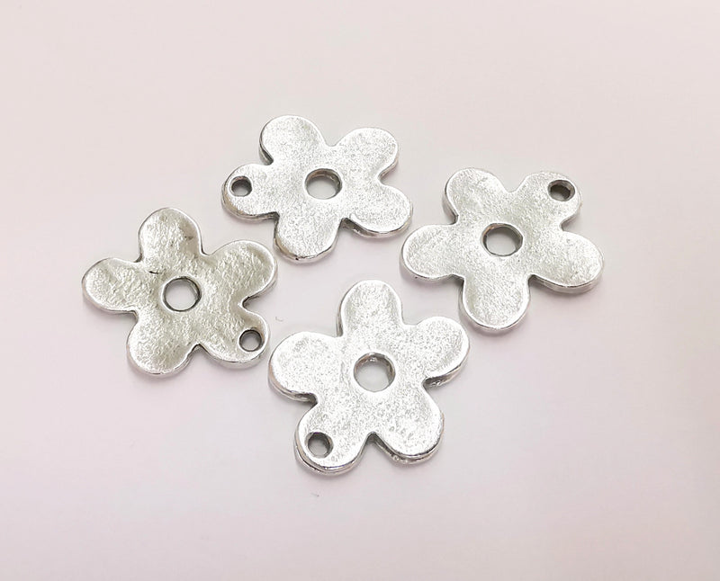 4 Daisy Charms Flower Charms Antique Silver Plated Charms (21x19mm)  G20964