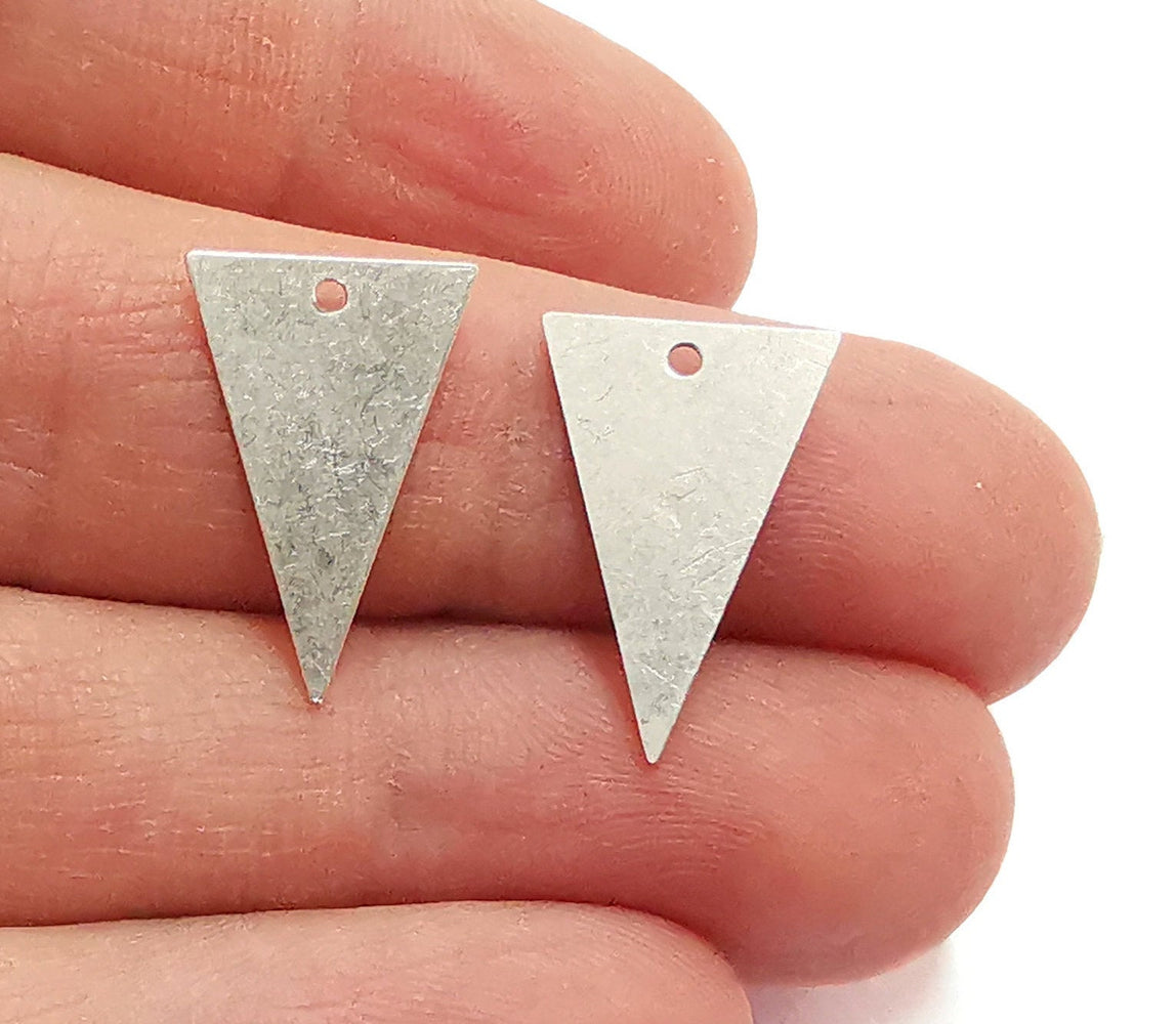 10 Triangle Charms Antique Silver Plated Brass (20x13mm) G21108