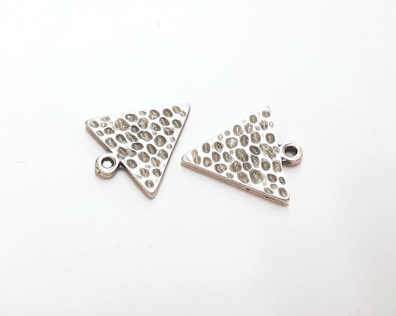 4 Hammered Triangle Charms Antique Silver Plated Charms (24x22mm)  G23455