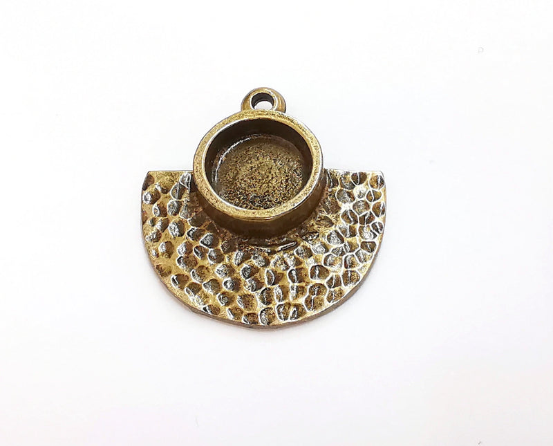 Hammered Semi Circle Charms Blank Bezel Resin Bezel Mosaic Mountings Antique Bronze Plated Charms (31x30mm) (12 mm Bezel Inner Size)  G20884