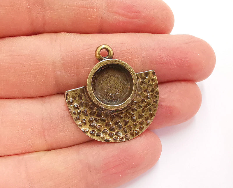 Hammered Semi Circle Charms Blank Bezel Resin Bezel Mosaic Mountings Antique Bronze Plated Charms (31x30mm) (12 mm Bezel Inner Size)  G20884