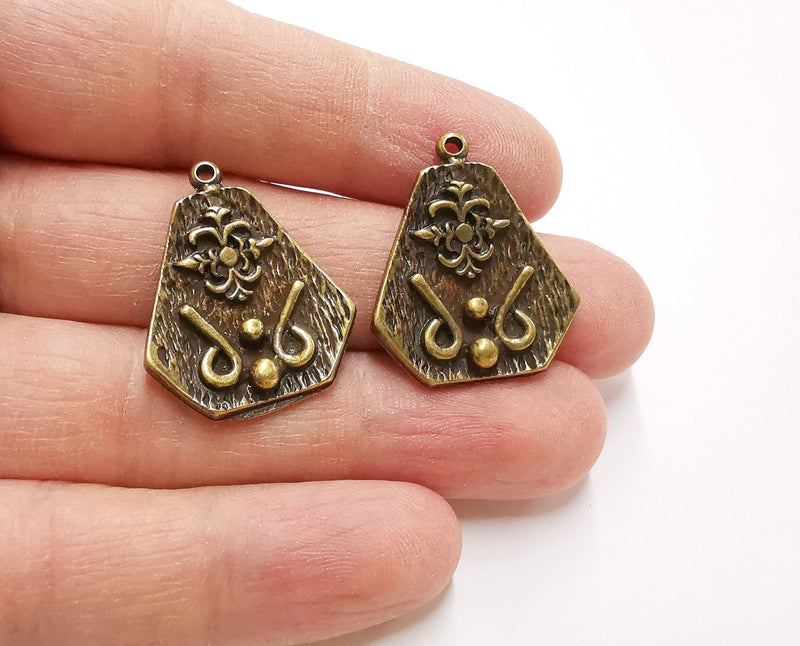 2 Curved Patterned Charm Antique Bronze Plated Charm (29x24mm) G21242
