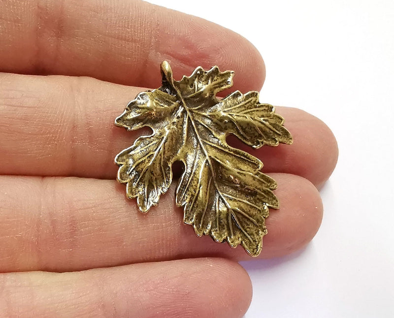 2 Leaf Pendant Antique Bronze Plated Pendant (40x34mm)  G20920