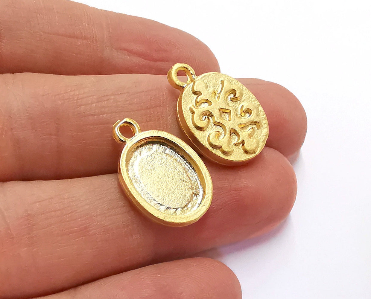 2 Patterned Oval Charms Blank Bezel Resin Bezel Mosaic Mountings Gold Plated Pendant Cabochon Tray (22x14mm)( 15x11 mm Inner Size)  G20950