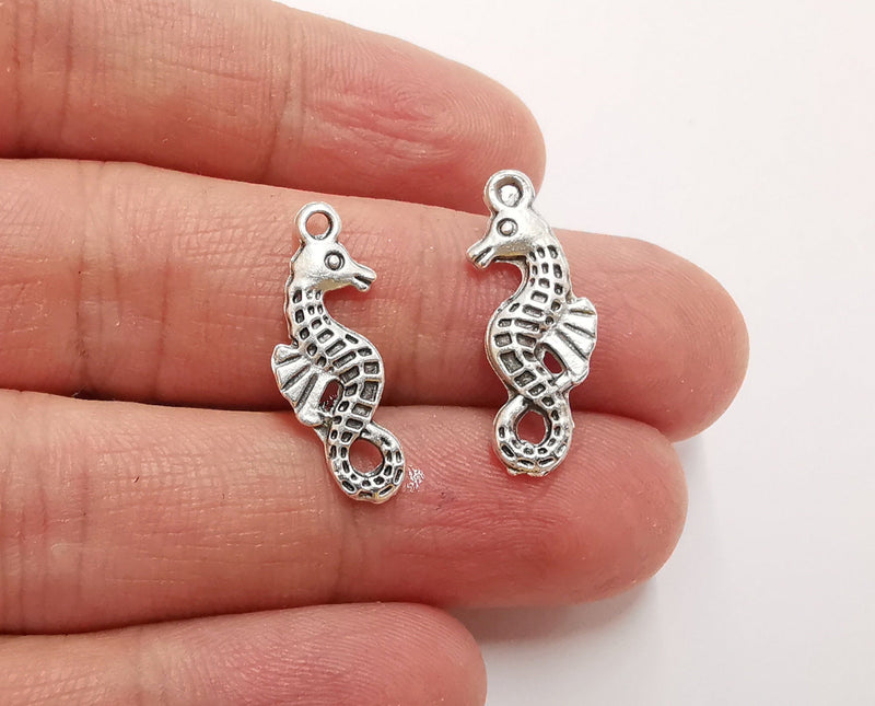 10 Seahorse Charms Antique Silver Plated Charms (25x9mm)  G21335