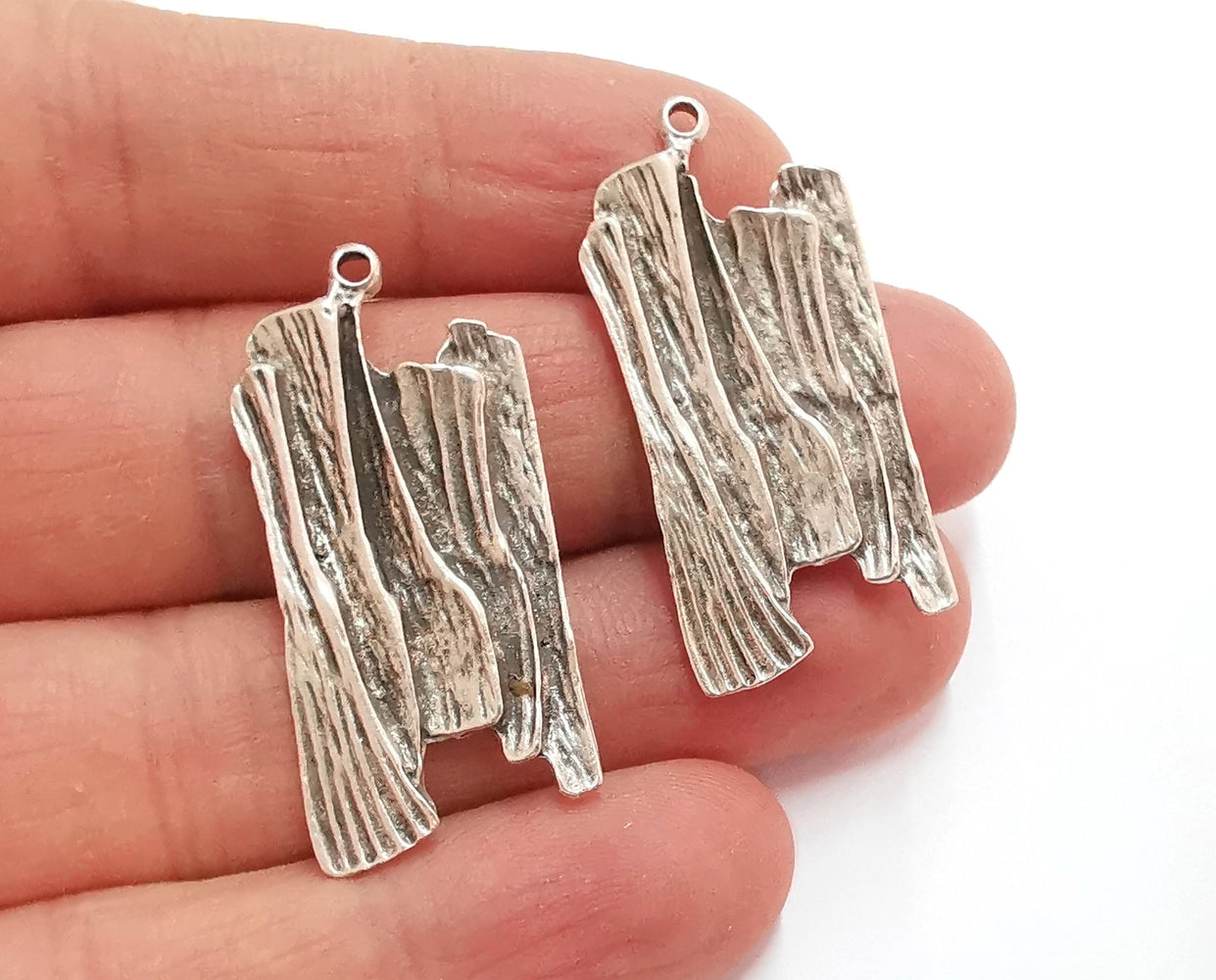 2 Bark Charms Antique Silver Plated Charms (39x19mm)  G21006