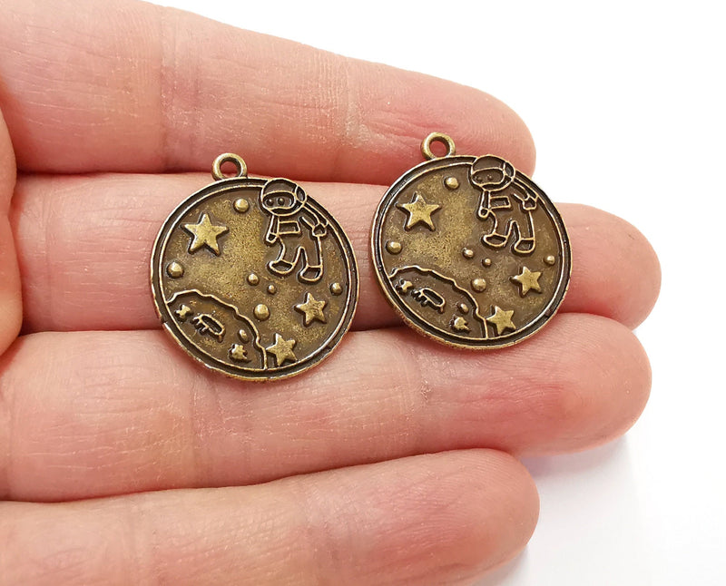 4 Astronaut Charms Antique Bronze Plated Charms (28x24mm) G21370