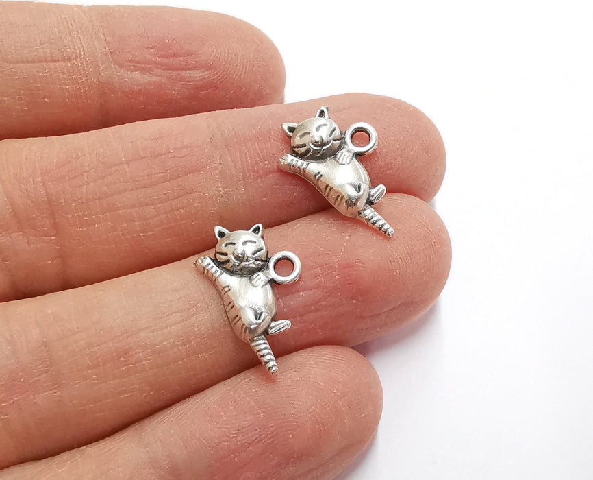 10 Cat Charms Antique Silver Plated Charms (18x12mm)  G21201