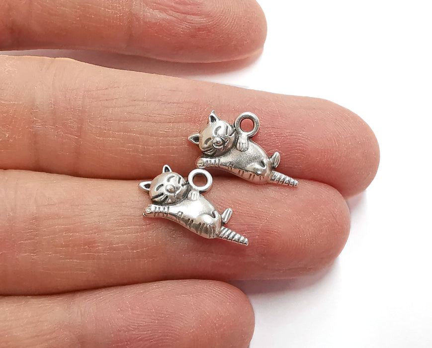 10 Cat Charms Antique Silver Plated Charms (18x12mm)  G21201