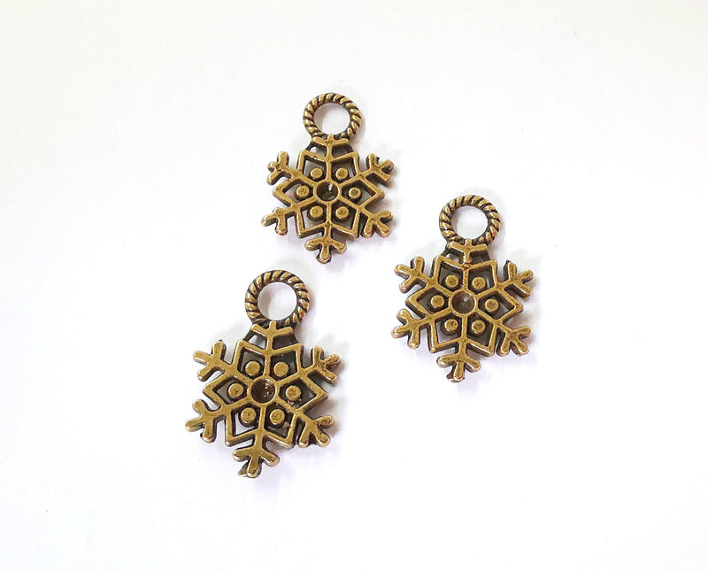 10 Snow Flake Charms Antique Bronze Plated Charms (21x15mm) G21441