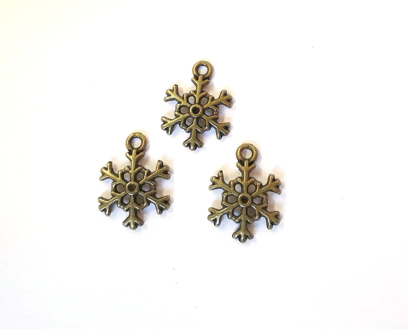 10 Snow Flake Charms Antique Bronze Plated Charms (17x13mm) G21464