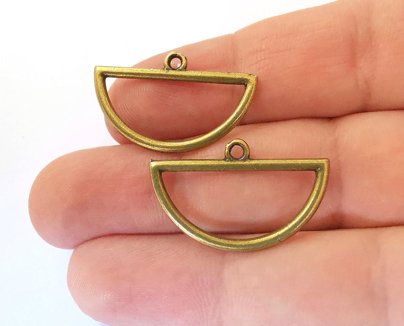 10 Half Moon Charms Antique Bronze Plated Charms (29x18mm)  G21469