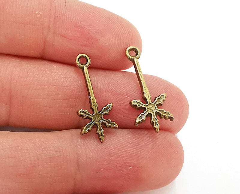 10 Snow Flake Charms Antique Bronze Plated Charms (24x10mm) G21590