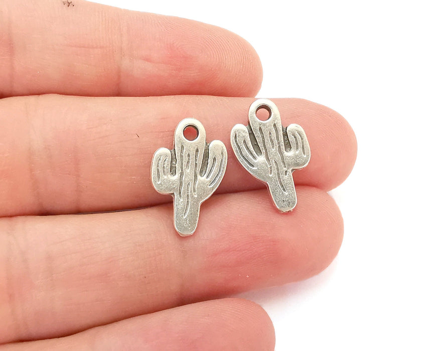 10 Cactus Charms Antique Silver Plated Charms (19x12mm)  G21549